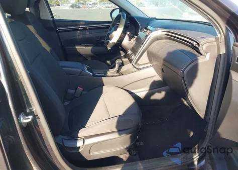 2022 Hyundai Tucson Sel z USA, uszkodzony, nr VIN 5NMJB3AE0NH094348